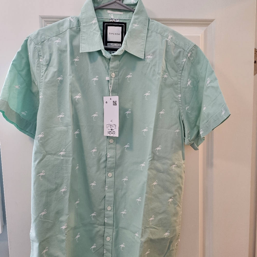 Zip code Size Large Men's Short Sleeve Shirt. NWT Size Large.